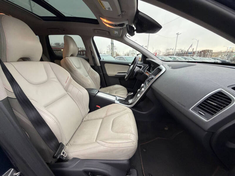 2015 Volvo XC60 T6 Platinum