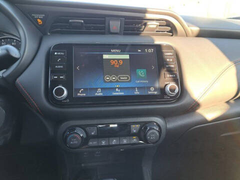 2024 Nissan Kicks SR