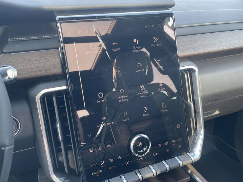 2026 GMC Acadia Denali Ultimate - Photo 10