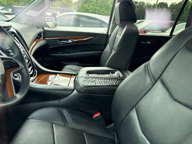 2017 Cadillac Escalade Luxury