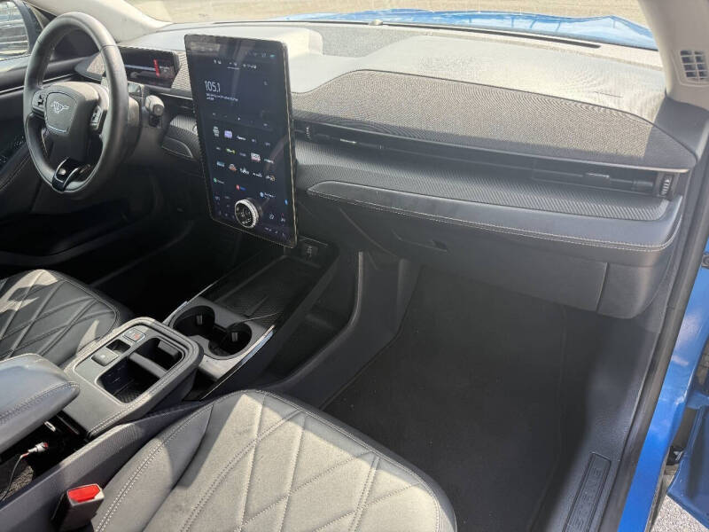 2025 Ford Mustang Mach-E Select