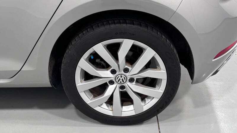 2019 Volkswagen Golf SE