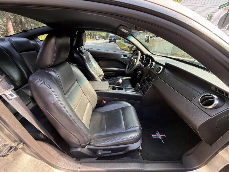 2008 Ford Mustang V6 Deluxe