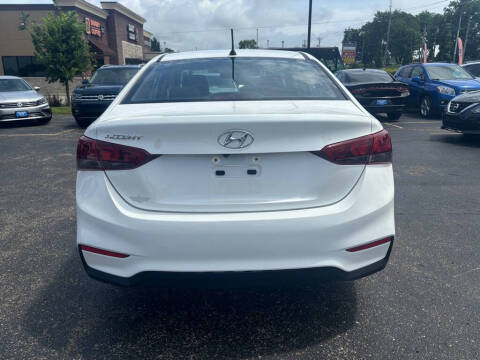 2019 Hyundai Accent SE