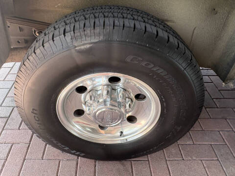 2005 Ford Excursion XLT
