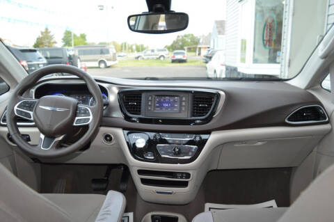 2017 Chrysler Pacifica LX