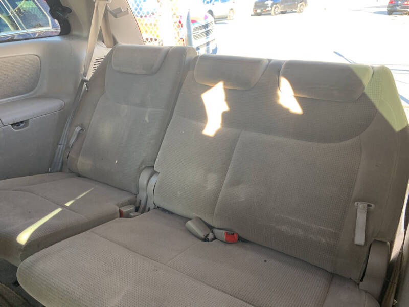 2005 Toyota Sienna LE 8 Passenger