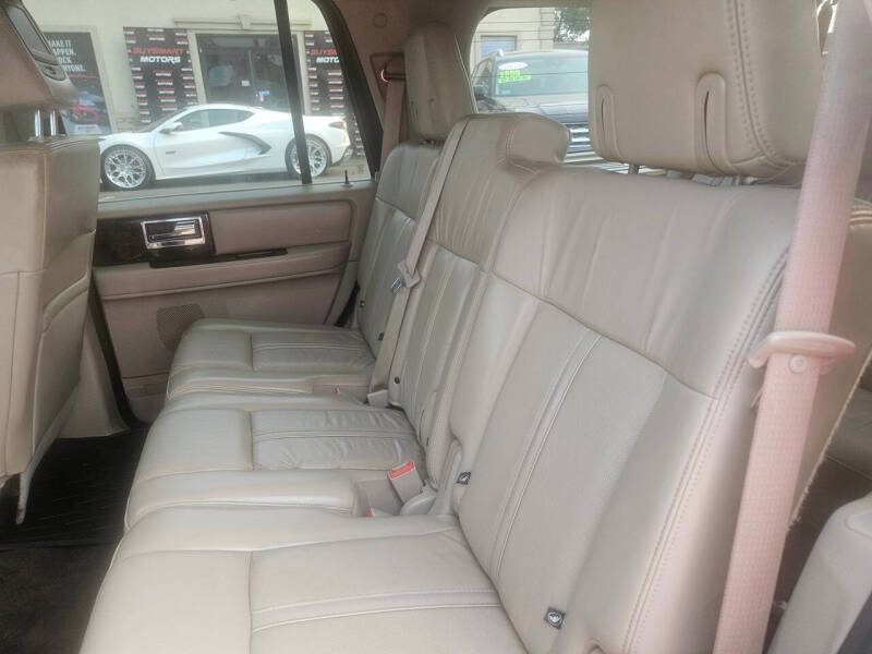 2017 Lincoln Navigator Select