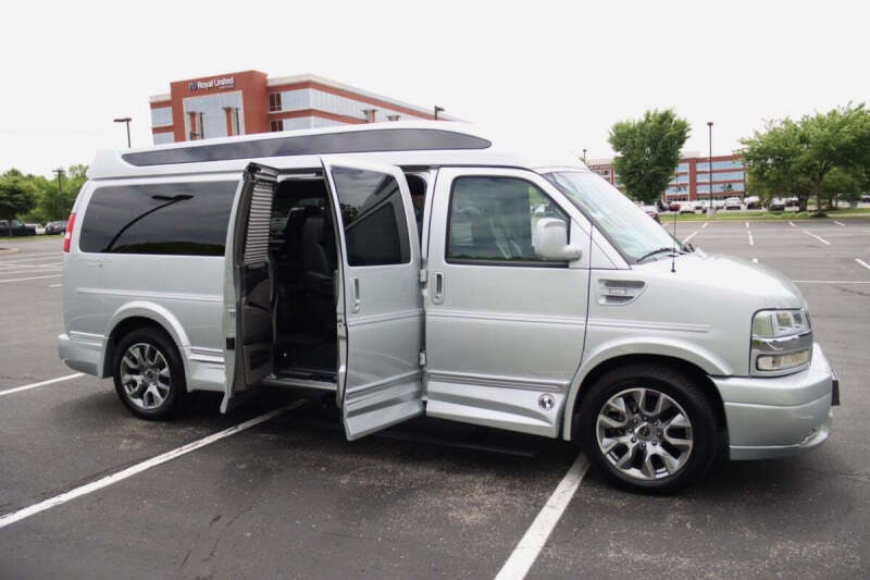 2024 Chevrolet Express 2500