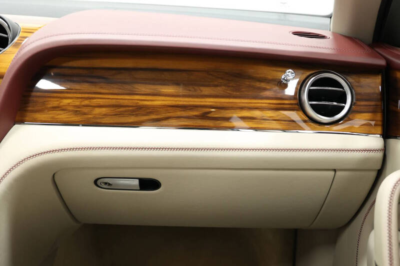 2020 Bentley Bentayga Hybrid