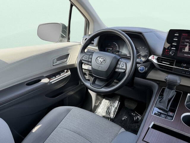 2024 Toyota Sienna LE 8-Passenger