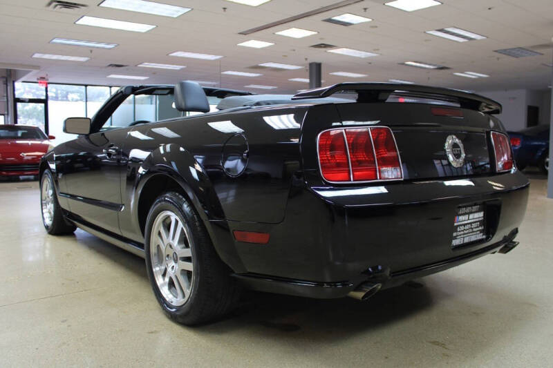 2005 Ford Mustang GT Deluxe