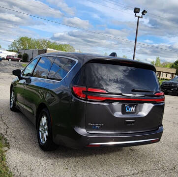 2023 Chrysler Pacifica Touring L