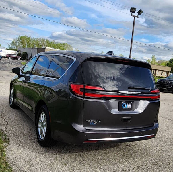 2023 Chrysler Pacifica Touring L