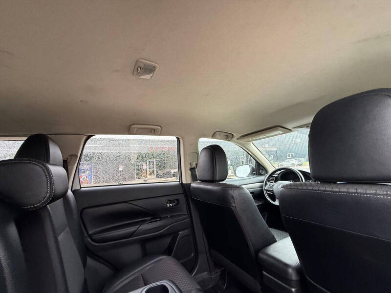 2015 Mitsubishi Outlander SE