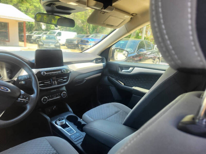 2020 Ford Escape SE