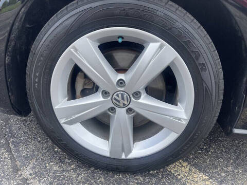 2015 Volkswagen Passat 1.8T Limited Edition