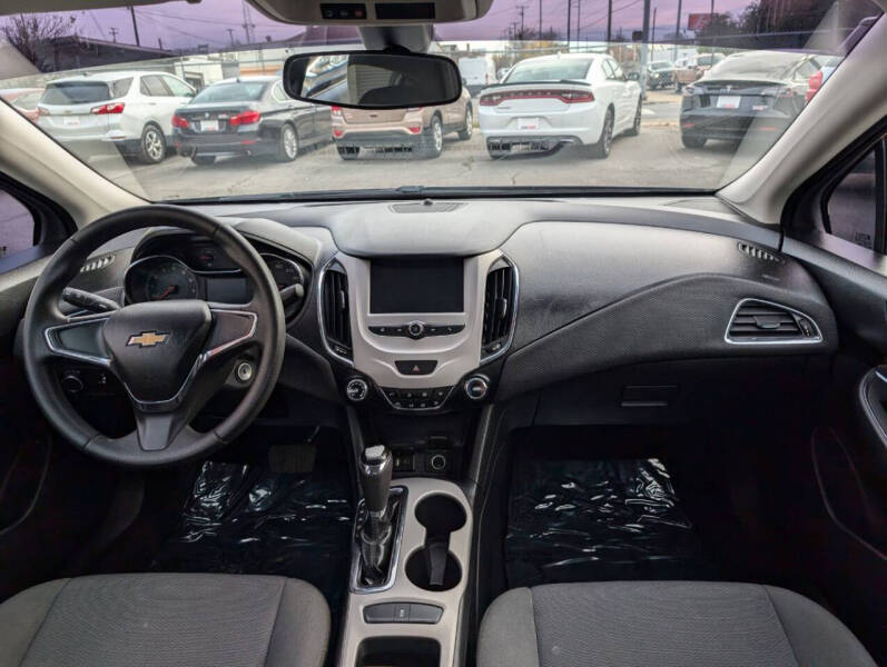 2018 Chevrolet Cruze LS Auto