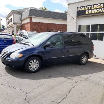 2005 Chrysler Town and Country for sale at Carr Sales & Service LLC in Vernon Rockville CT