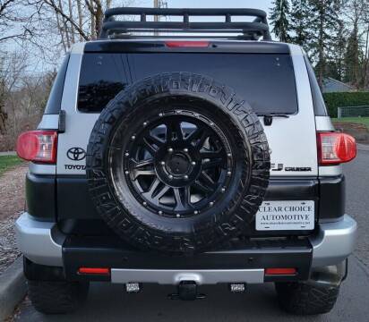 2007 Toyota FJ Cruiser for sale at CLEAR CHOICE AUTOMOTIVE in Milwaukie OR