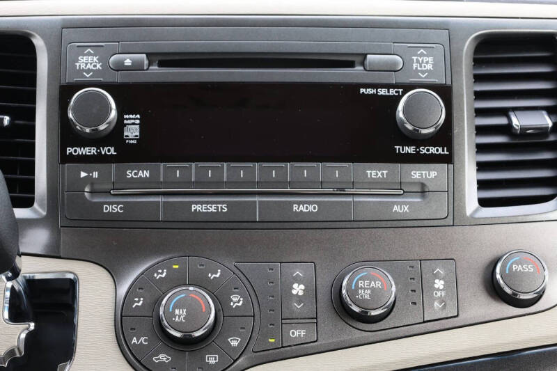 2011 Toyota Sienna LE 7-Passenger