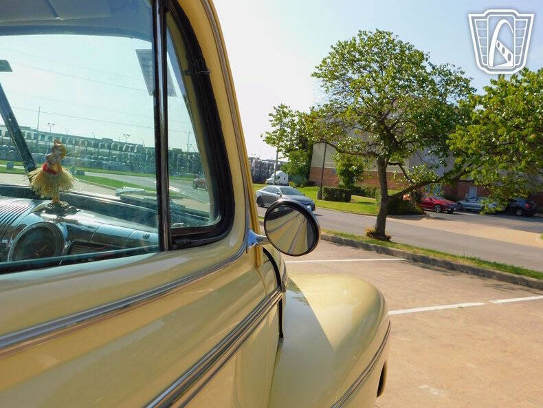 1942 Ford Super Deluxe