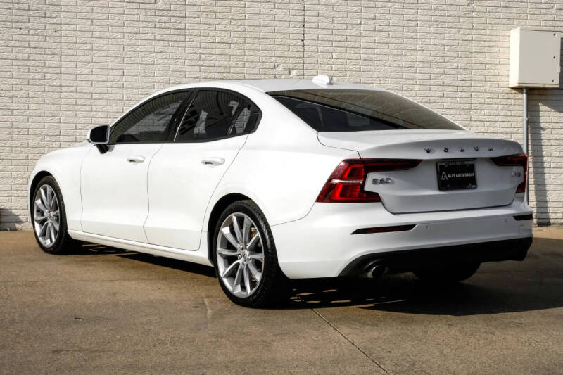 2020 Volvo S60 T5 Momentum