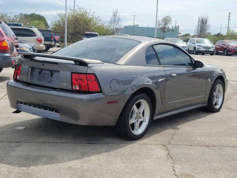 2004 Ford Mustang