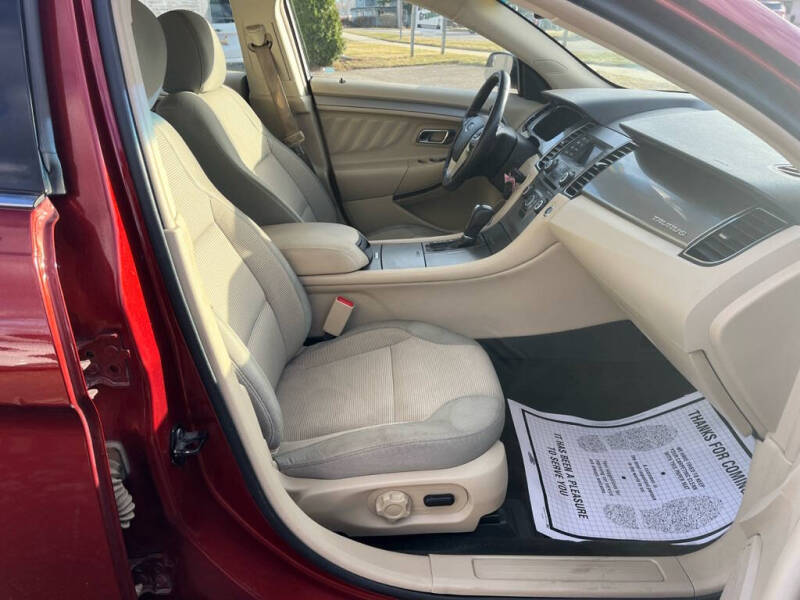 2014 Ford Taurus SEL