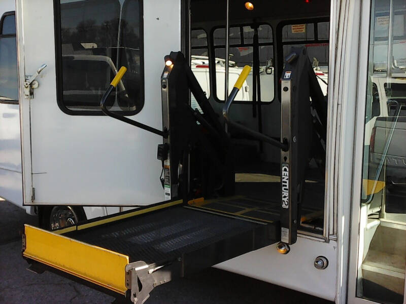 2011 Ford E-Series E-450 SD