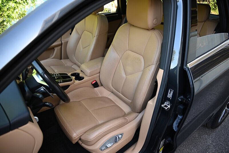 2017 Porsche Macan 42