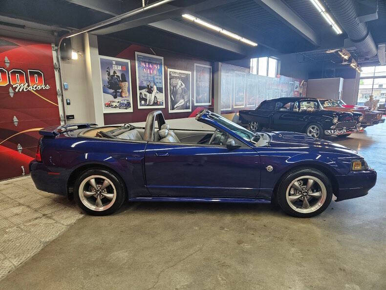 2004 Ford Mustang GT Deluxe