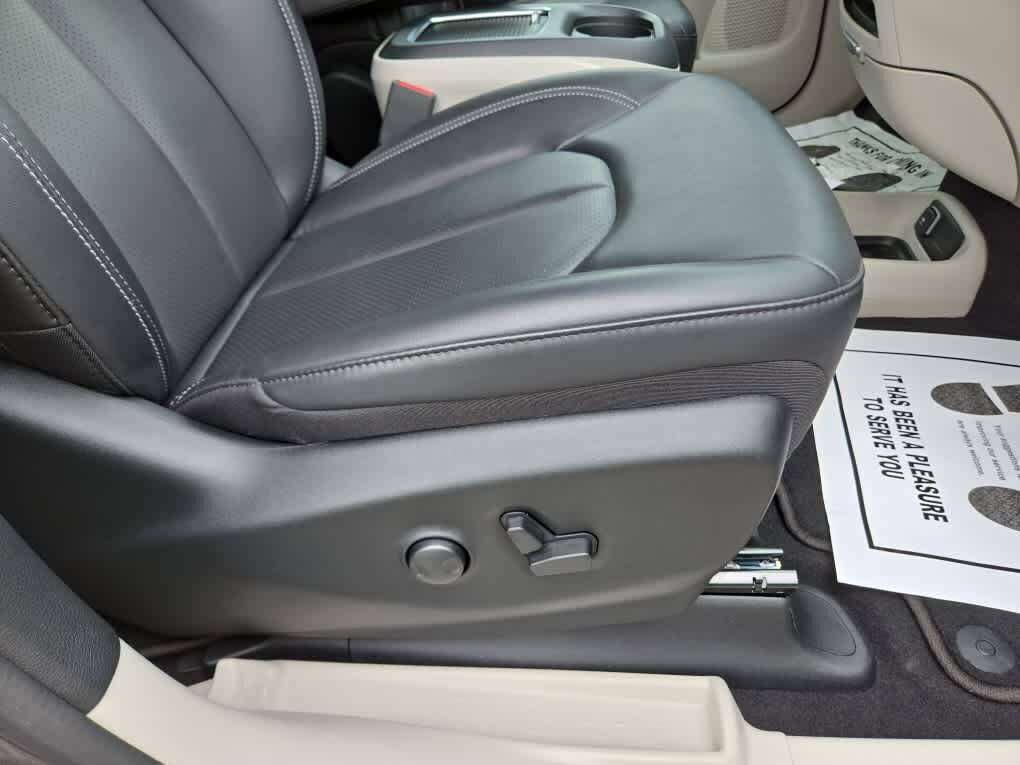 2023 Chrysler Pacifica Plug-In Hybrid for sale at Dave Warren Used Car Super Center in Westfield, NY