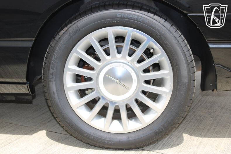 2004 Ford Thunderbird Deluxe
