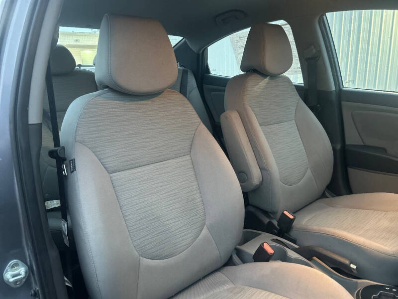 2016 Hyundai Accent SE