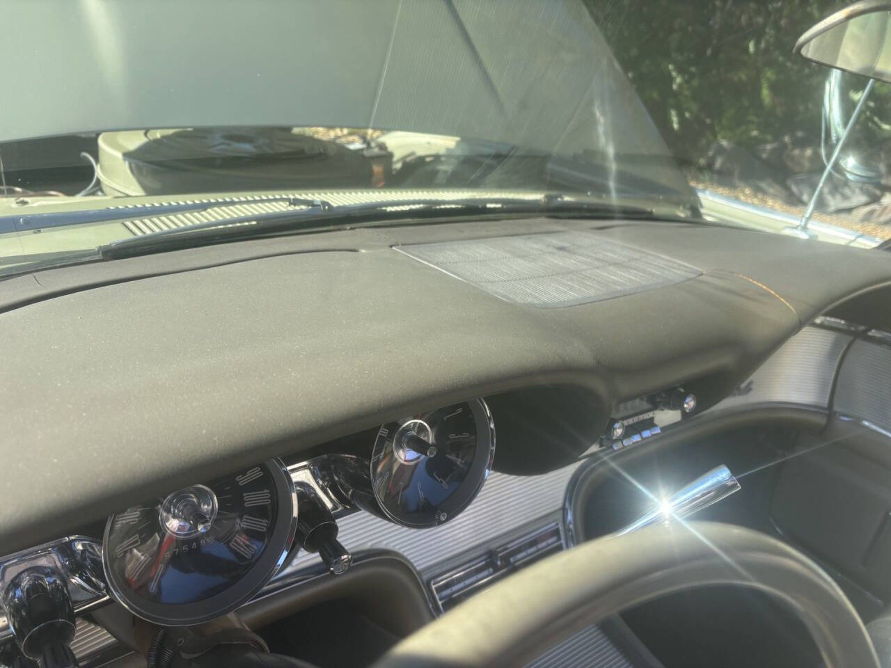 1963 Ford Thunderbird 26