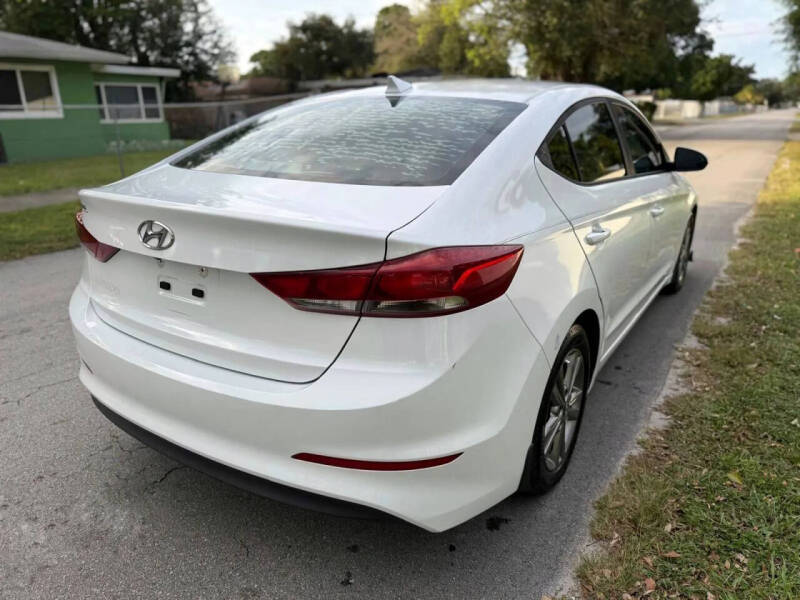 2018 Hyundai Elantra