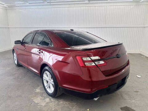 2018 Ford Taurus SEL