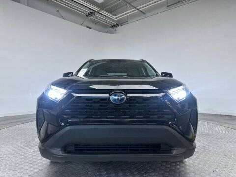 2022 Toyota RAV4 Hybrid XLE