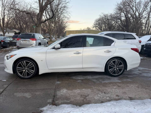 2015 Infiniti Q50 Premium