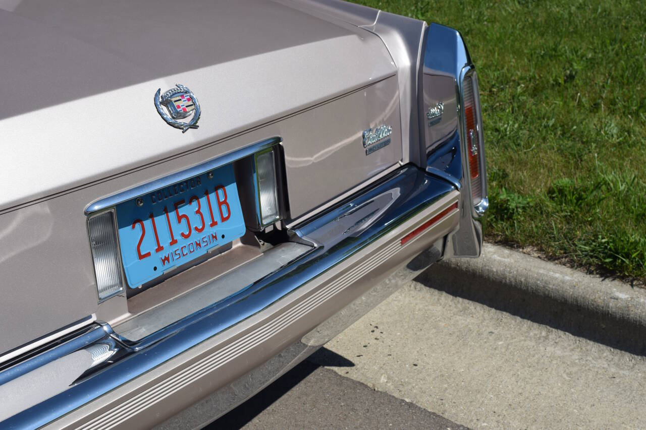 1991 Cadillac Brougham 49
