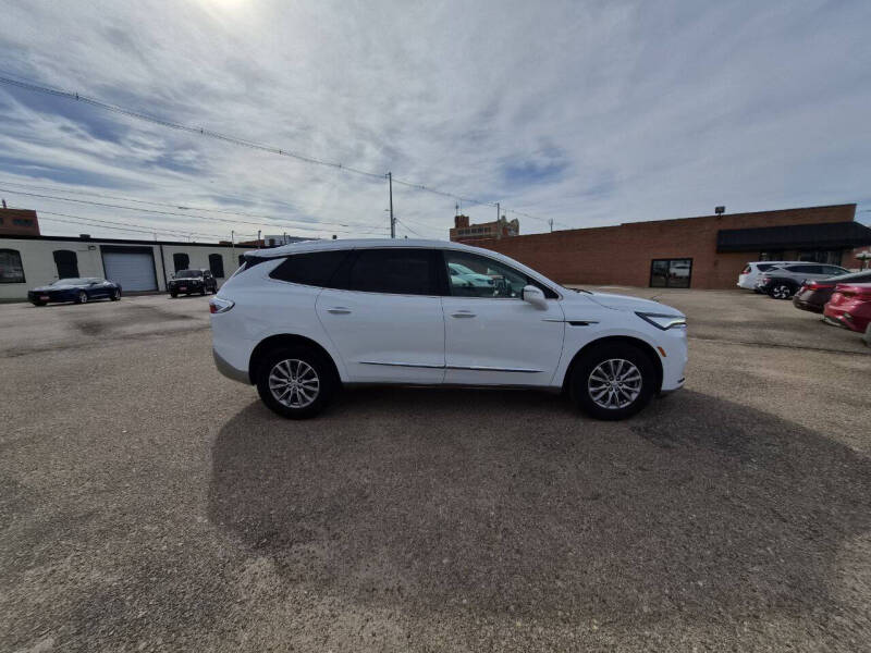 2023 Buick Enclave Essence