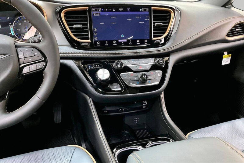 2027 Chrysler Pacifica Pinnacle