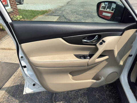 2016 Nissan Rogue SV