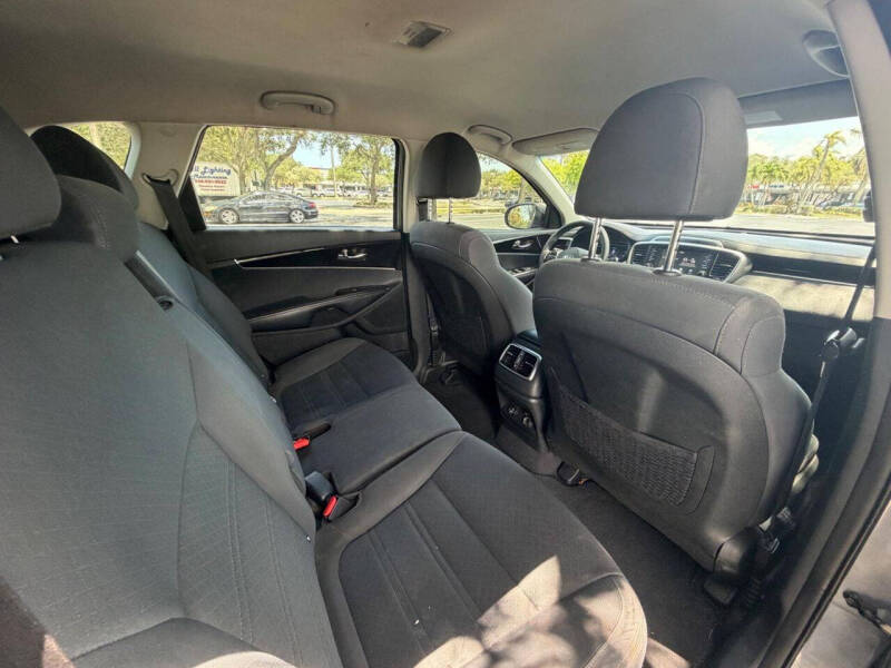 2020 Kia Sorento LX