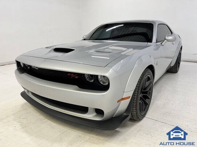 2020 Dodge Challenger R/T's photo