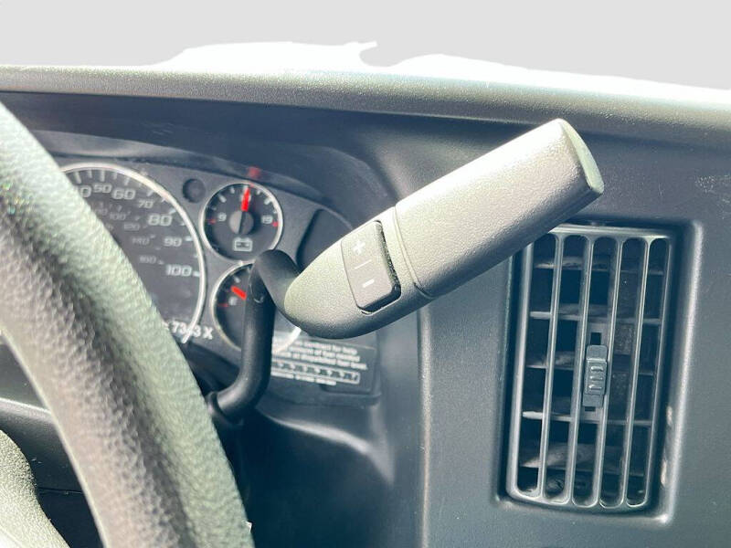 2023 Chevrolet Express 2500