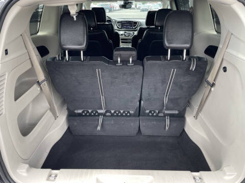 2022 Chrysler Pacifica Touring L