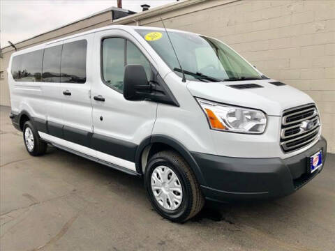 ford 40 passenger van