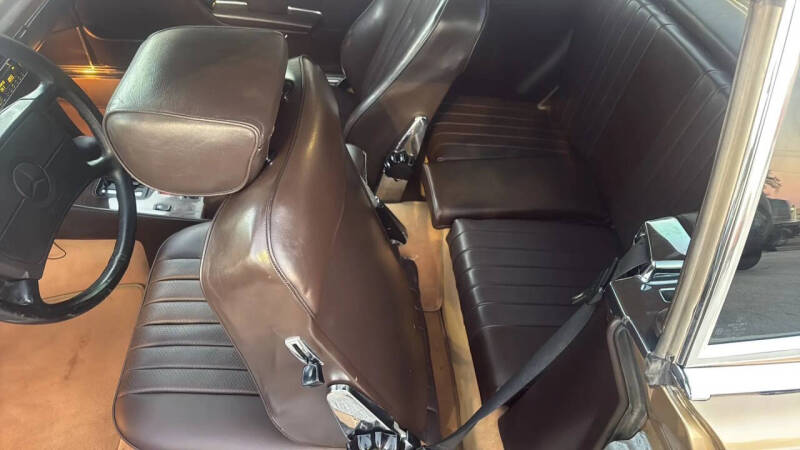 1986 Mercedes-Benz 560-Class 560 SL